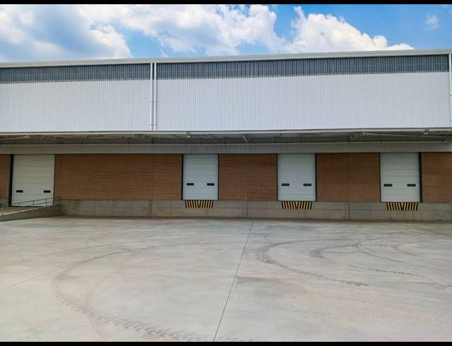 4,631M² WAREHOUSE TO LET IN AIRPORT PARK